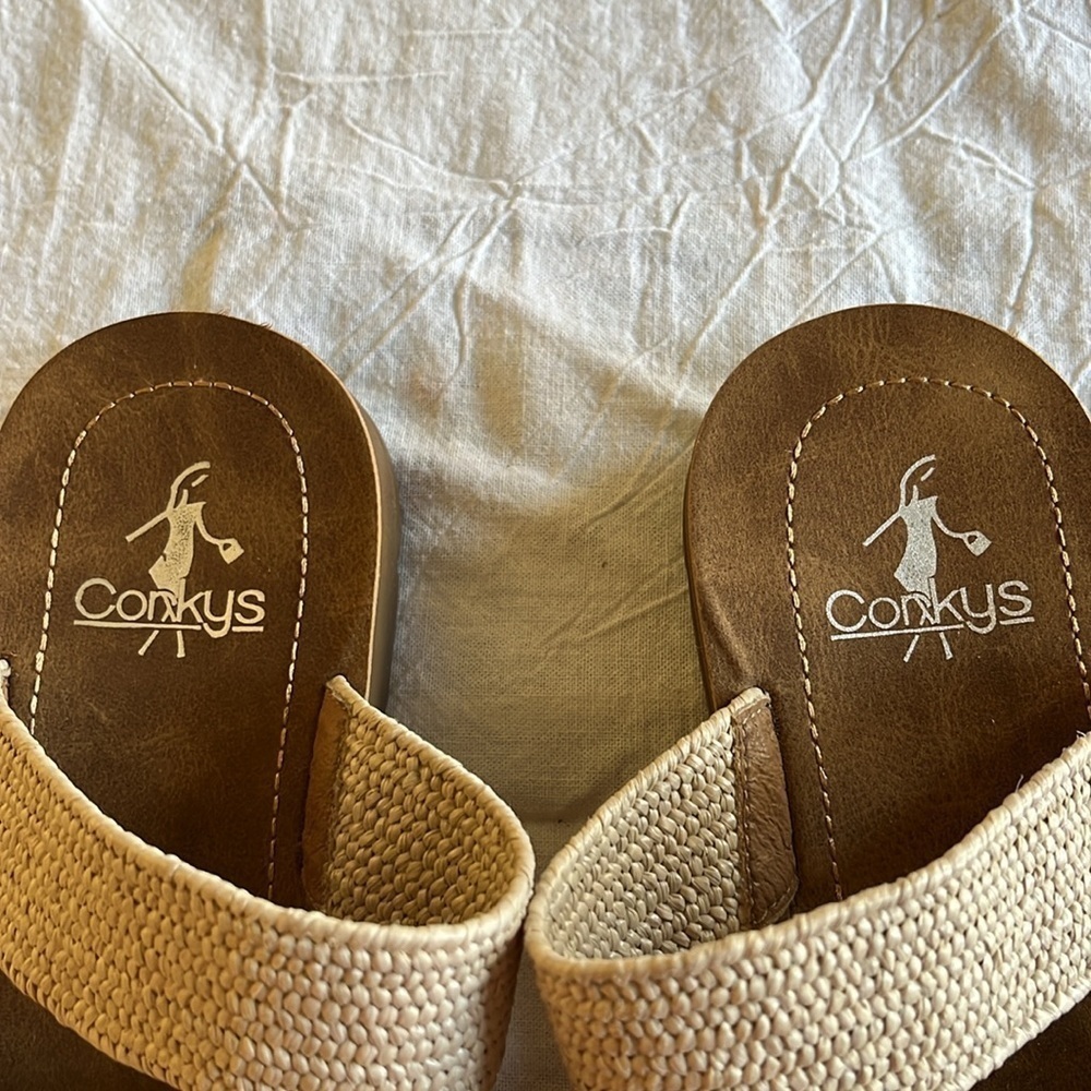 Corky’s 3 banded sandals. Size 7. - Picture 4 of 5